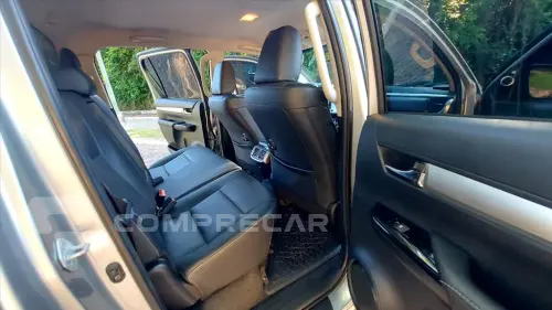 HILUX 2.8 D-4D TURBO DIESEL CD SRX 4X4 AUTOMÁTICO