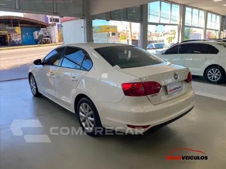 JETTA 2.0 COMFORTLINE FLEX 4P TIPTRONIC