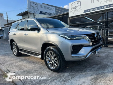 Toyota HILUX SW4 2.8 D-4d Turbo SRX 7L 4X4 4 portas