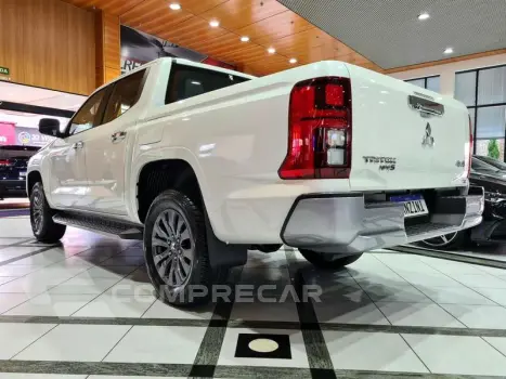 TRITON HPE-S 2.4 CD 4x4 TB DIESEL AUT.
