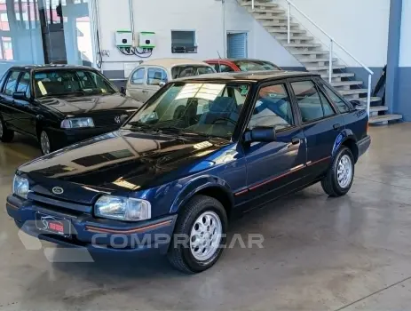 FORD ESCORT 1.8 Guarujá 8V 4 portas