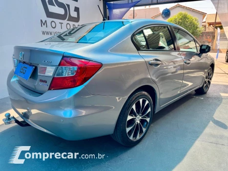 Civic 2.0 16V 4P LXR