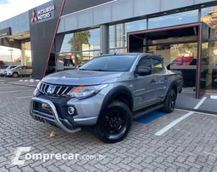 Mitsubishi L200 TRITON 2.4 16V Turbo Sport Outdoor GLS CD 4X4 4 portas