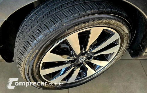 KICKS SV CVT