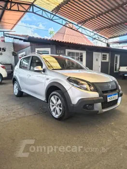 Renault SANDERO STEPWAY Hi-Flex 1.6 16V 5p Aut. 4 portas