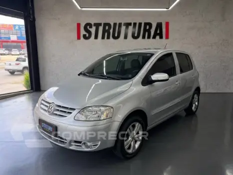 Volkswagen FOX 1.6 MI Plus 8V 4 portas