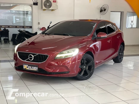 Volvo V40 2.0 T4 Momentum 4 portas