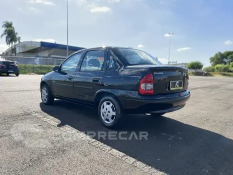Classic Sedan 1.0 4P