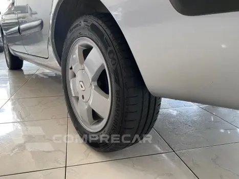 CLIO 1.6 Privilége Sedan 16V