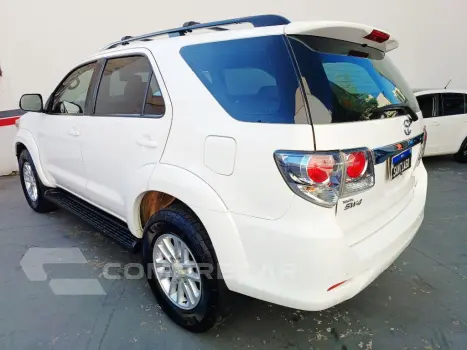 Hilux SW4 SRV D4-D 4x4 3.0 TDI Dies. Aut