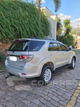 HILUX 3.0 SRV 4X4 CD 7 Lugares 16V Turbo Intercooler