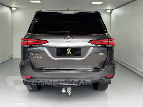 HILUX SW4 2.8 D-4d Turbo SRX 7L 4X4