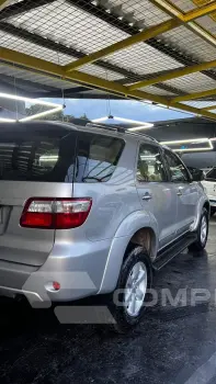 Hilux SW4 2.7 16V 4P SR AUTOMÁTICO