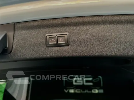 Q3 1.4 TFSI FLEX PRESTIGE PLUS S TRONIC