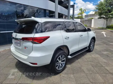 HILUX SW4 2.8 SRX 4X4 7 LUGARES 16V TURBO INTERCO