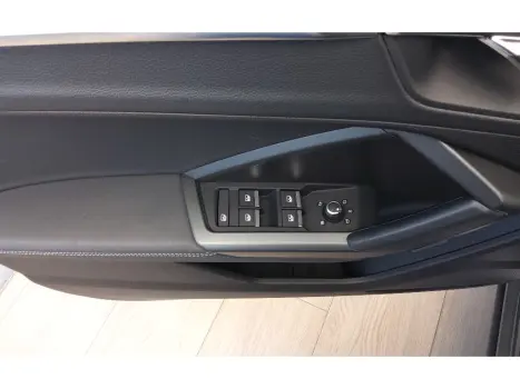 Q3 2.0 40 TFSI GASOLINA SPORTBACK PERFORMANCE BLACK QUATTRO