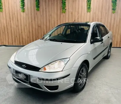 FORD FOCUS 1.6 GLX Sedan 16V 4 portas