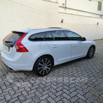 V60 2.0 T4 Momentum