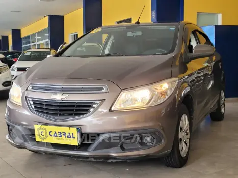 CHEVROLET ONIX HATCH LT 1.0 8V FlexPower 5p Mec. 4 portas