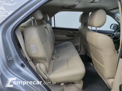 Hilux SW4 3.0 16V 4P SRV 4X4 7 LUGARES TURBO DIESEL AUTOMÁTI
