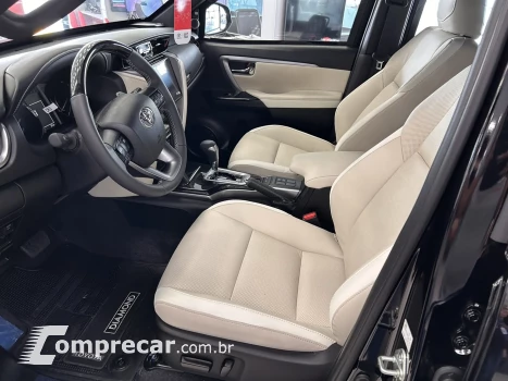 HILUX SW4 2.8 D-4D TURBO DIESEL DIAMOND 7L 4X4 AUTOMÁTICO