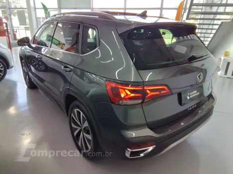 TAOS 1.4 250 TSI TOTAL FLEX HIGHLINE AUTOMÁTICO