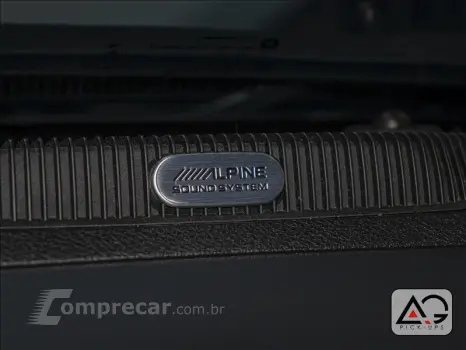 CLASSIC 5.7 V8 Laramie Night Edition CD 4X4