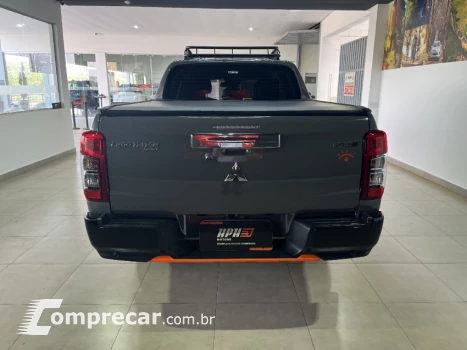 L200 TRITON 2.4 16V Turbo Sport Hpe-s CD 4X4