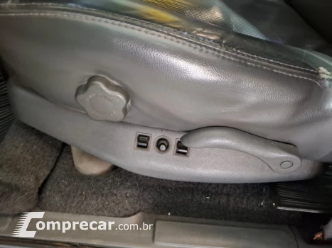 S10 2.4 MPFI Executive 4X2 CD 8V