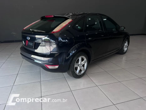 Focus Hatch GLX 1.6 8V (Flex)