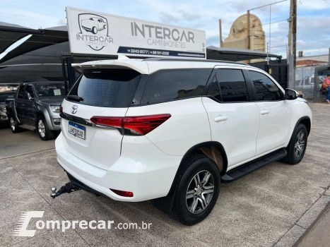 HILUX SW4 2.7 SR 7 Lugares 4X2 16V