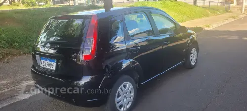 FIESTA 1.6 MPI Class Hatch 8V