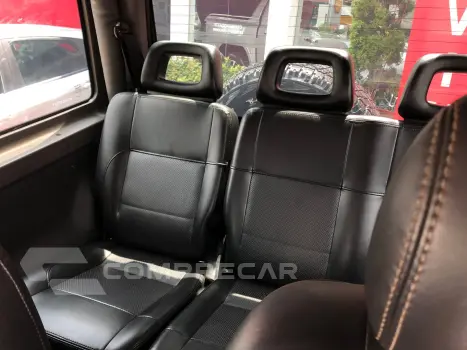 T4 3.0 Teto Rígido 16V Turbo Eletronic Diesel 2P Manual