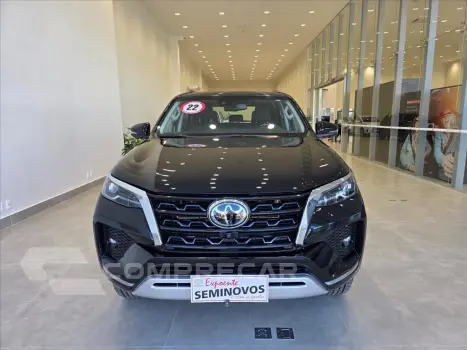 HILUX SW4 2.8 D-4D TURBO DIESEL SRX 7L 4X4 AUTOMÁ