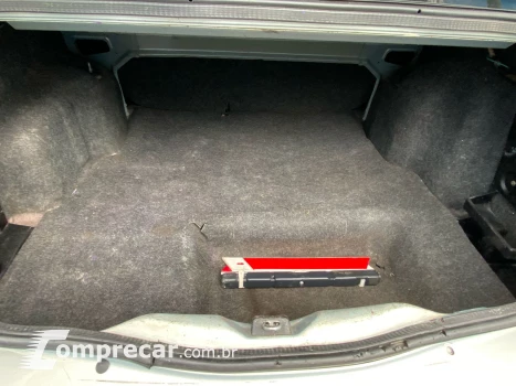 CLIO 1.0 Privilége Sedan 16V