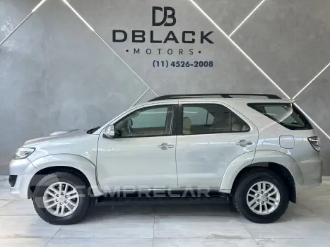 Hilux SW4 SRV D4-D 4x4 3.0 TDI Dies. Aut