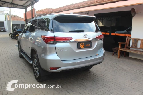 Hilux SW4 2.8 4P SRX 4X4 7 LUGARES TURBO DIESEL AUTOMÁTICO
