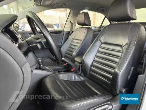 JETTA 2.0 TSI HIGHLINE 211CV GASOLINA 4P TIPTRONIC