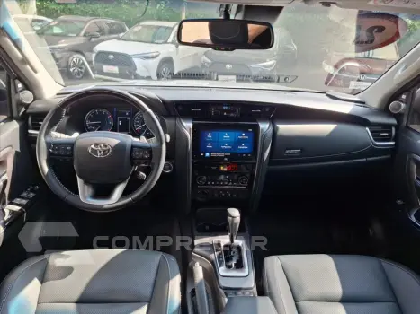 HILUX SW4 2.8 D-4D TURBO DIESEL SRX PLATINUM 7L 4