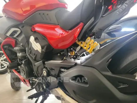 DIAVEL V4 1158