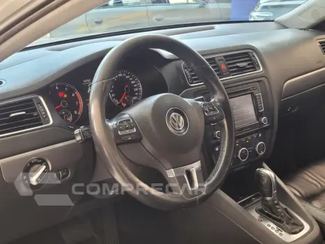 JETTA Highline 2.0 TSI 16V 4p Tiptronic
