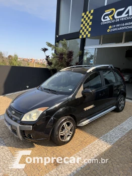 FORD FIESTA 1.0 MPI Trail Hatch 8V 4 portas
