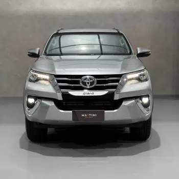 Hilux SW4 SRX 4x4 2.8 7 LUGARES TDI 16V Diesel Aut.