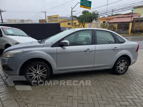 FORD FOCUS 2.0 GLX Sedan 16V 4 portas