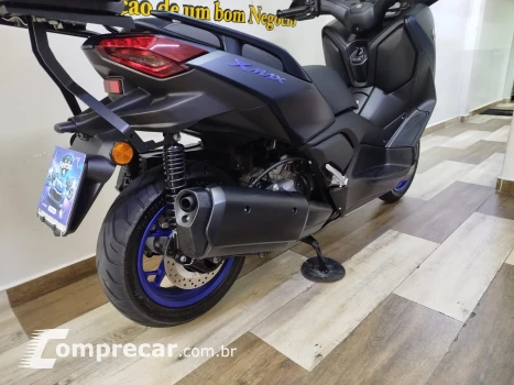 XMax 250 Connected