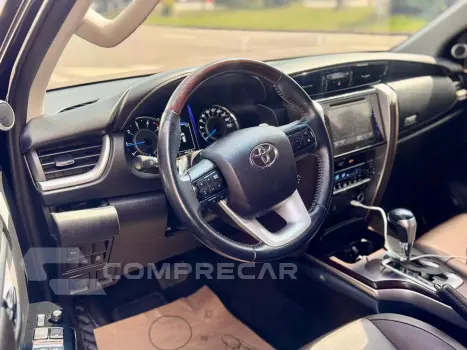 Hilux 2.8 Srx 4X4 Cd 16V Diesel 4P Automático