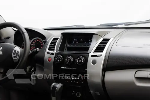 PAJERO DAKAR 3.2 HPE 4X4 7 Lugares 16V Turbo Intercooler