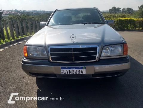 Mercedes-Benz C 180 1.8 Classic Plus 4 portas