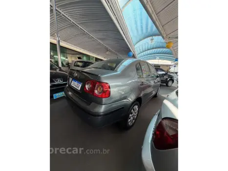 POLO SEDAN 1.6 8V GASOLINA 4P MANUAL