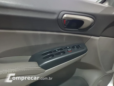 Honda Civic LXS 1.8 Aut 4 portas